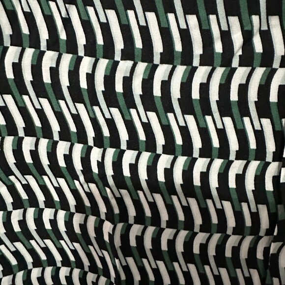 Express Large Men's Geo Rayon Short Sleeve Shirt - Picture 4 of 6